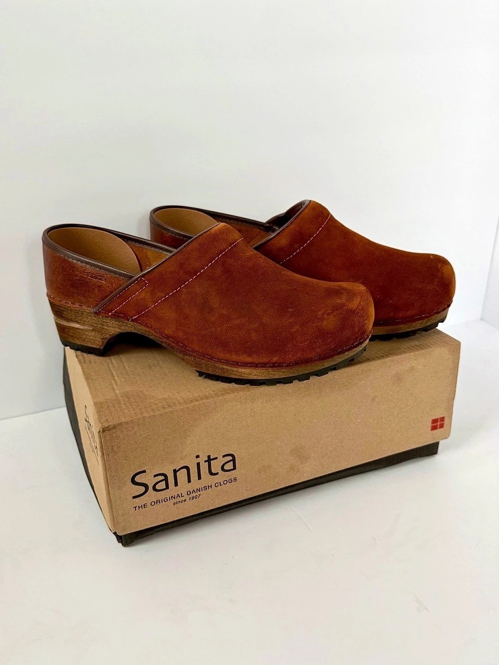 Sanita Nanna Closed Wood Clogs Cognac Oiled Suede EU 40 New in Box